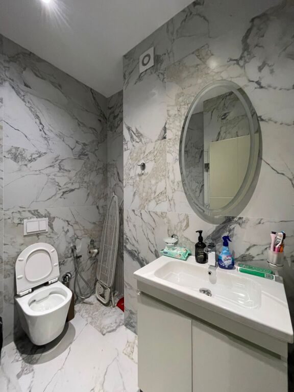 Apartament 2+1+2 me qira , Rr e Kosovareve !