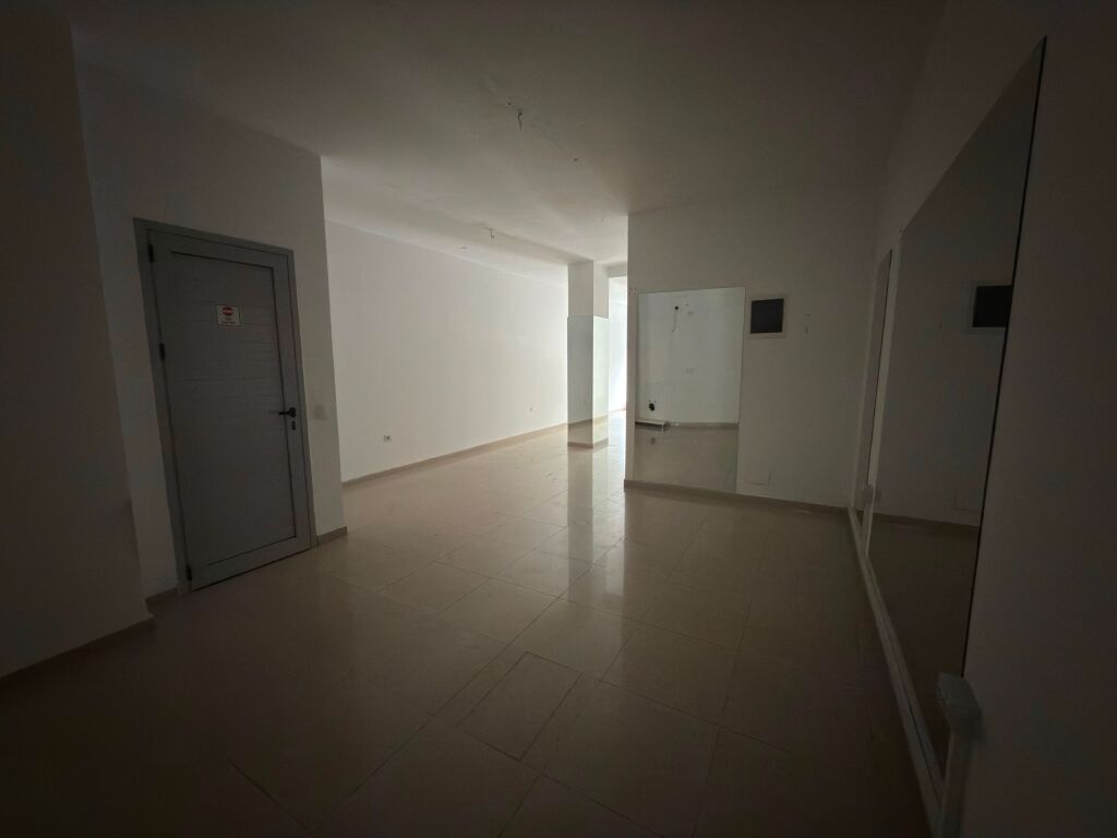 Rent | Ambjent Biznesi | Kristal Center | 800 €/month