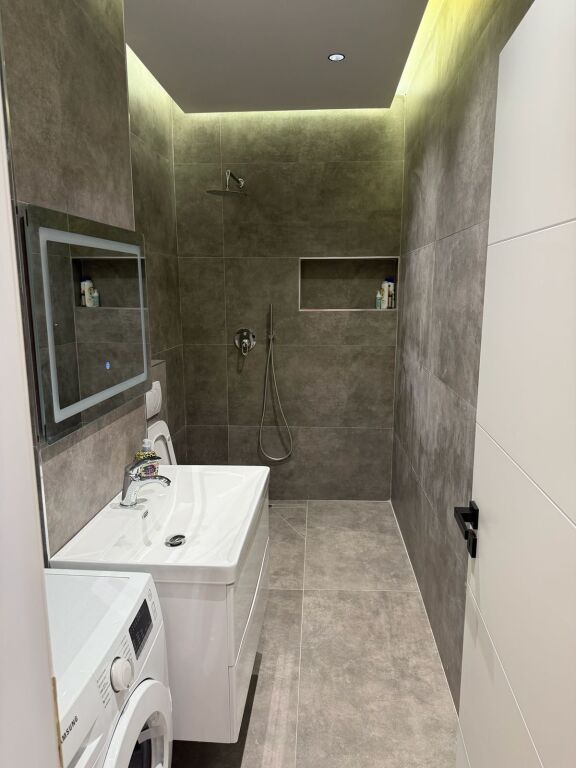 Affitto | Apartament 2 + 1 | Xhamlliku | 800 €/mese
