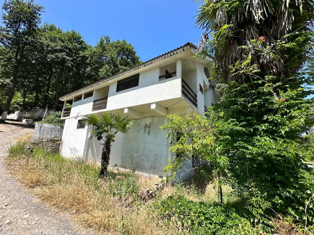 SHITET GODINË 2-KATËSHE – HOTEL 7 DHOMA + AMBIENT BIZNESI, LLIXHA ELBASAN