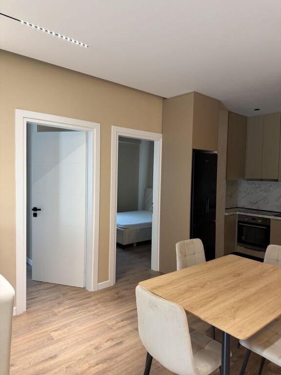 Affitto | Apartament 2 + 1 | Xhamlliku | 800 €/mese