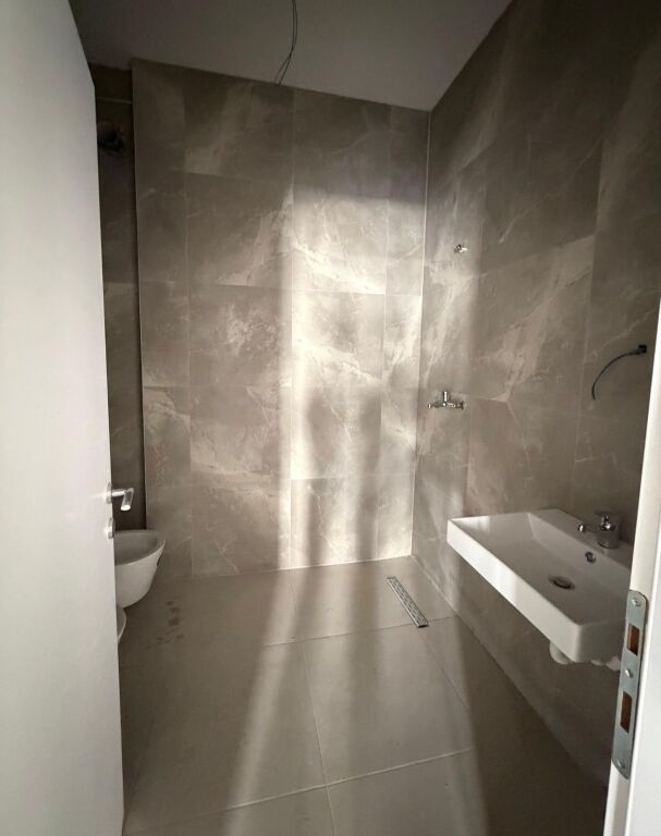🏡 APARTMENT 3+1 + 2 TOILETS FOR SALE – TIRANA PORTA E RE, SAUK