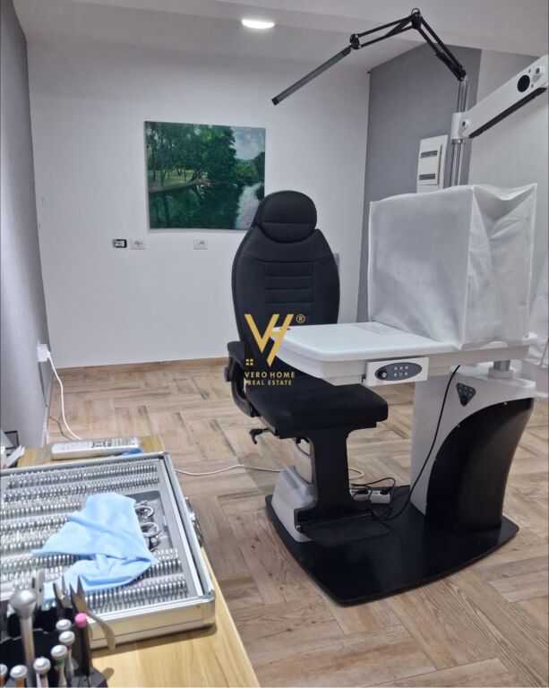ACTIVE OPTICS BUSINESS FOR SALE ON DURRESI STREET 2,500,000 LEKE