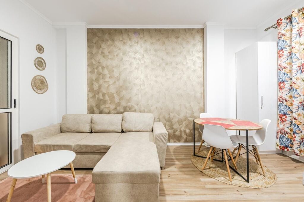 Apartment 1+1 for rent in Bllok !