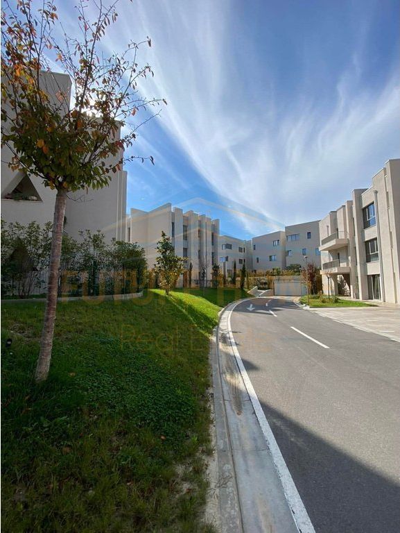 Affitto, Villa su 3 Piani, Complesso "Green Valley", Lago Secco, Tirana