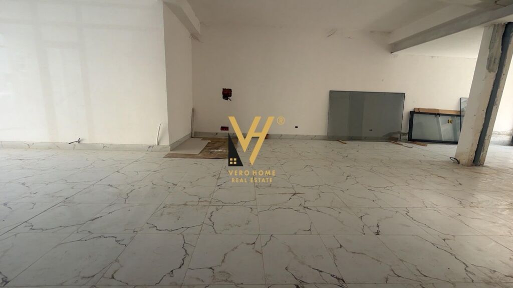 AFFITTASI NEGOZIO 137 M2 PRESSO MINE PEZA 300.000 LEKE