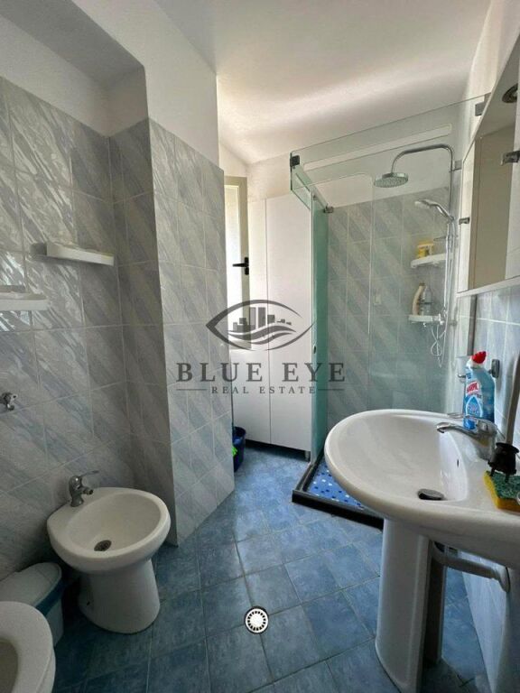 Ofrohet me Qira Apartament 1+1 pranë Hotel Dyrrah – Plazh!