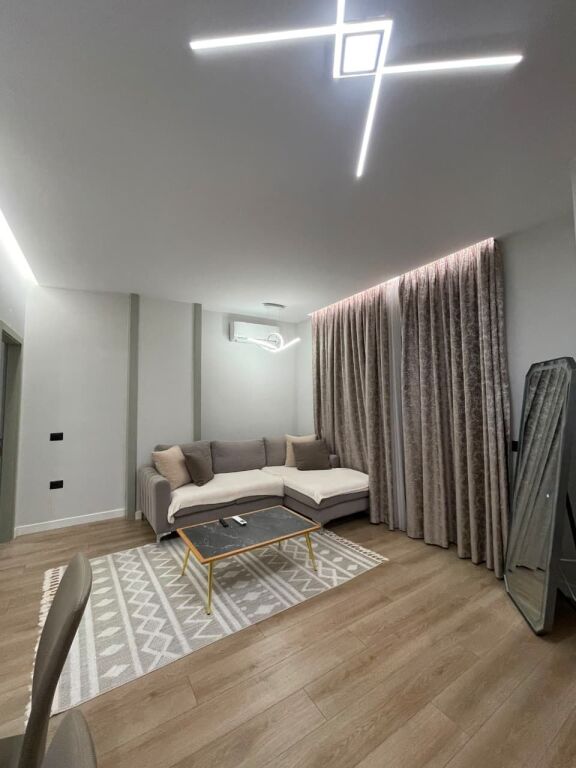 Appartamento 2+1+2 in affitto in Via Kosovareve, Lago Artificiale.
