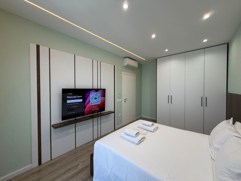 Apartment 1+1+Parking for rent at the Paris Municipality.