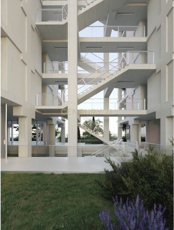VENDESI STUDIO "THREE GARDEN RESIDENCE" IN VENDITA