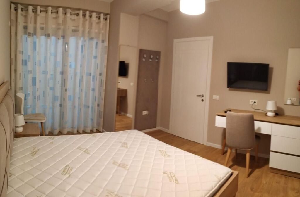 Apartment 1+1 for rent at Komuna e Parisit