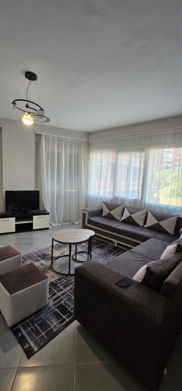 Apartament 1+1 me qira tek Xhamia, Kopshti Botank