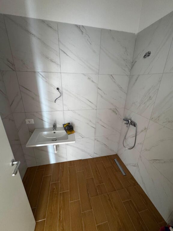 Zyre Me Qera 2+1 Tek Stacioni Trenit (ID BZ21025) Tirane