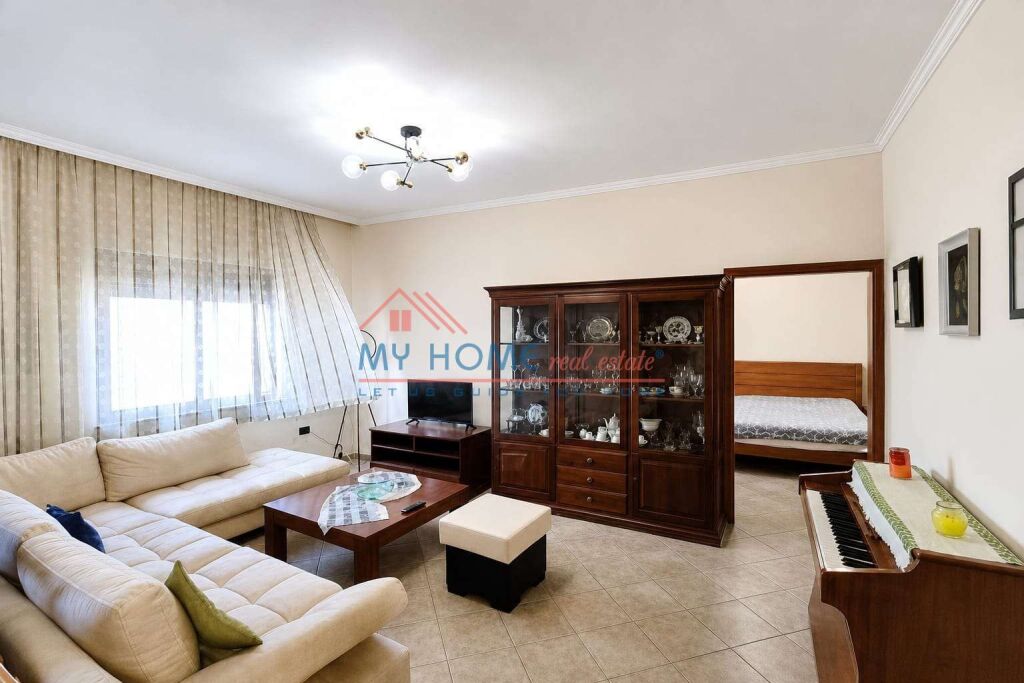 Apartament 1+1 me qera tek Toptani ne Tirane