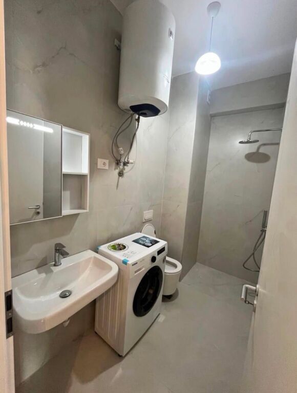 🏡 Apartment 1+1 for rent  📍 Ali Demi, Kadiu Complex💰 Price: 45,000 Lek/month