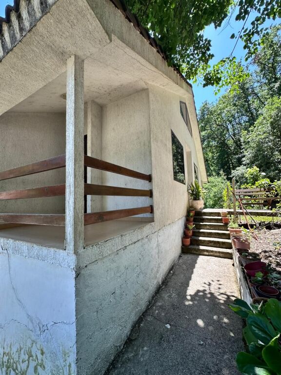 SHITET GODINË 2-KATËSHE – HOTEL 7 DHOMA + AMBIENT BIZNESI, LLIXHA ELBASAN