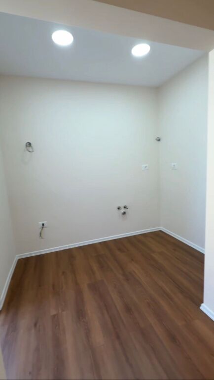 Shitet Apartament 2+1 ne Durres