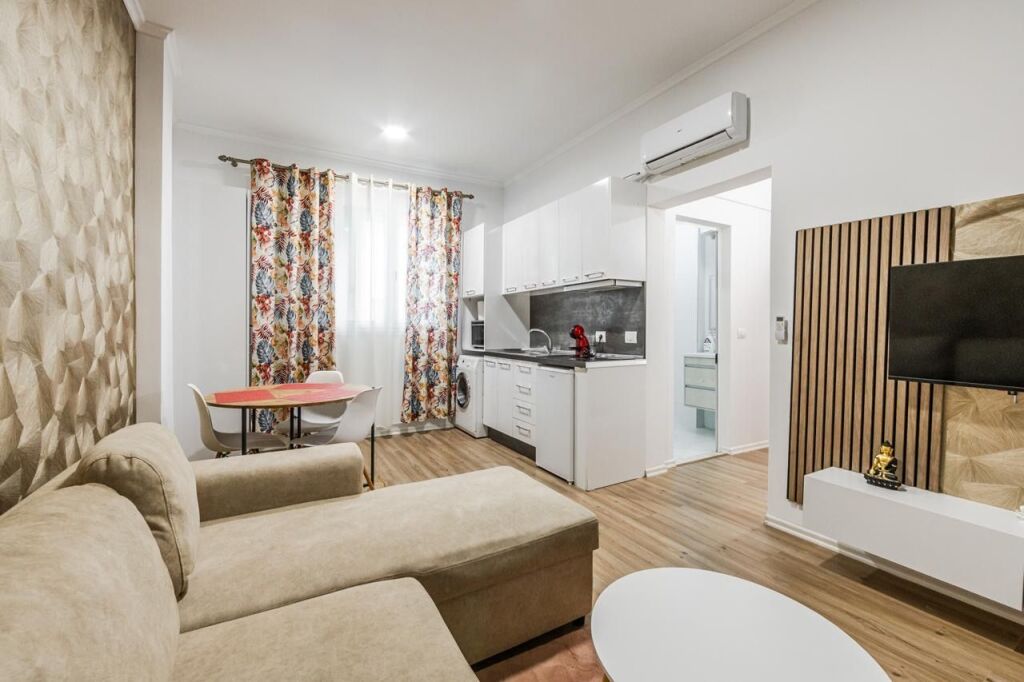 Apartment 1+1, Block!