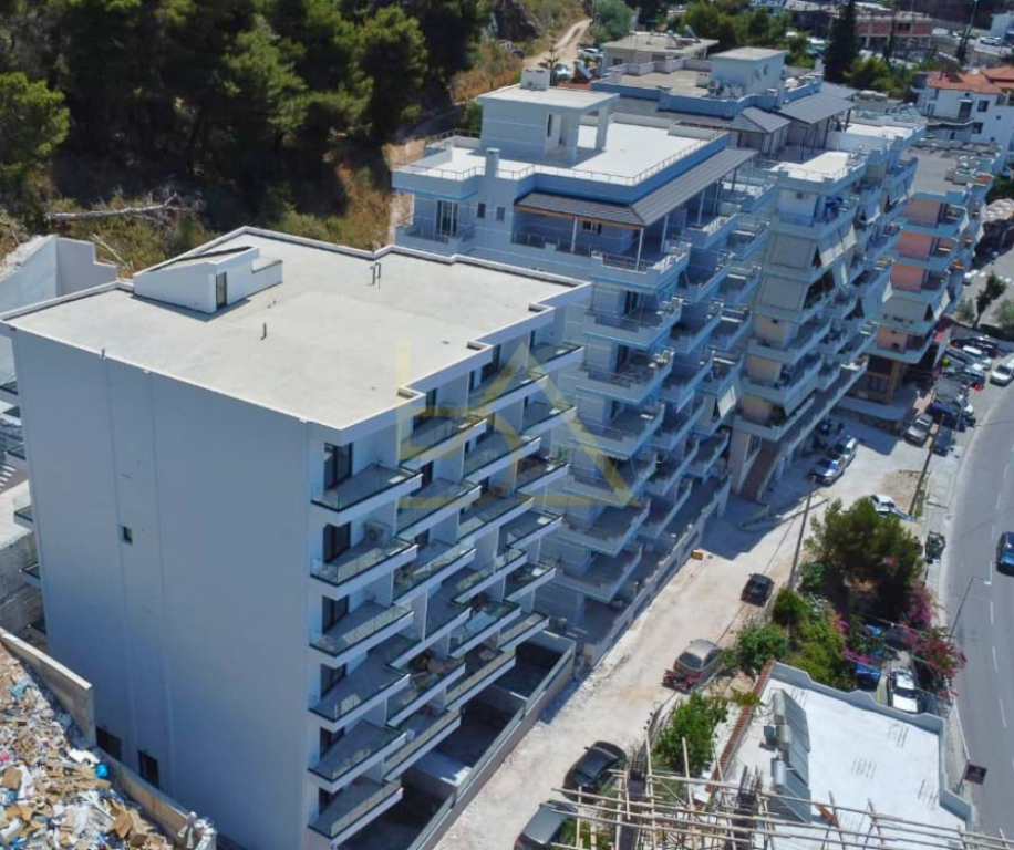 Apartament 2+1 i Mobiluar me Pamje Deti për Shitje – Sarandë