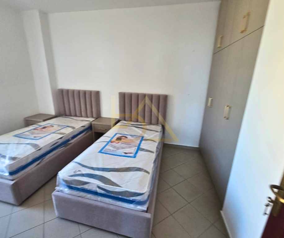 Apartament 3+1 me Pamje Deti për Shitje – Sarandë, Zona e Portit