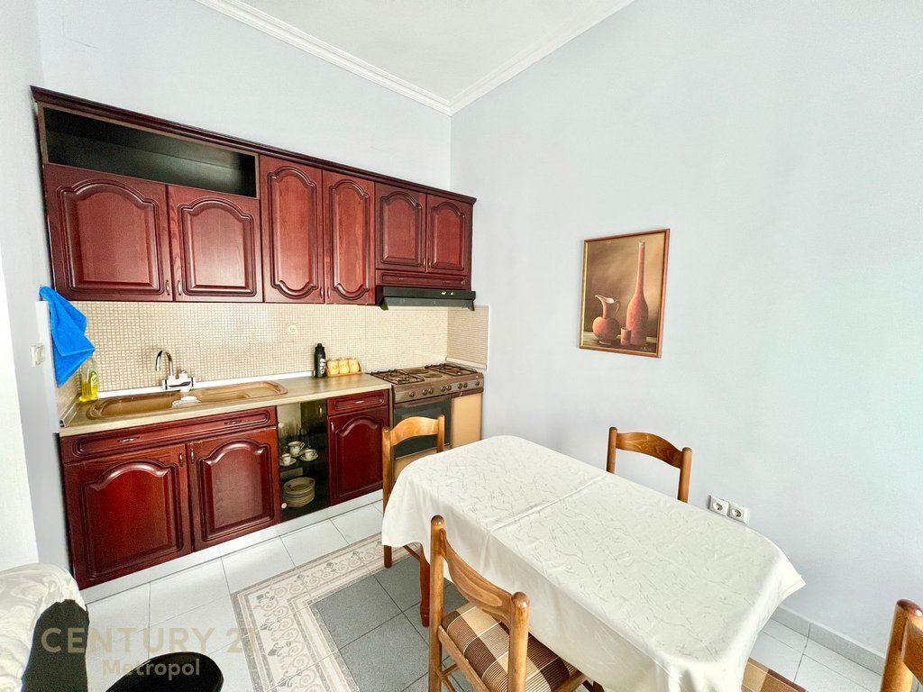 APARTAMENT 2+1 PER QIRA, PERBALLE TAIVANIT !