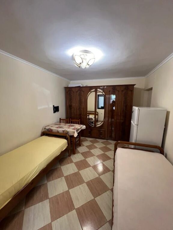 MONOLOCALE 32000 LEKE. VIA ELBASAN