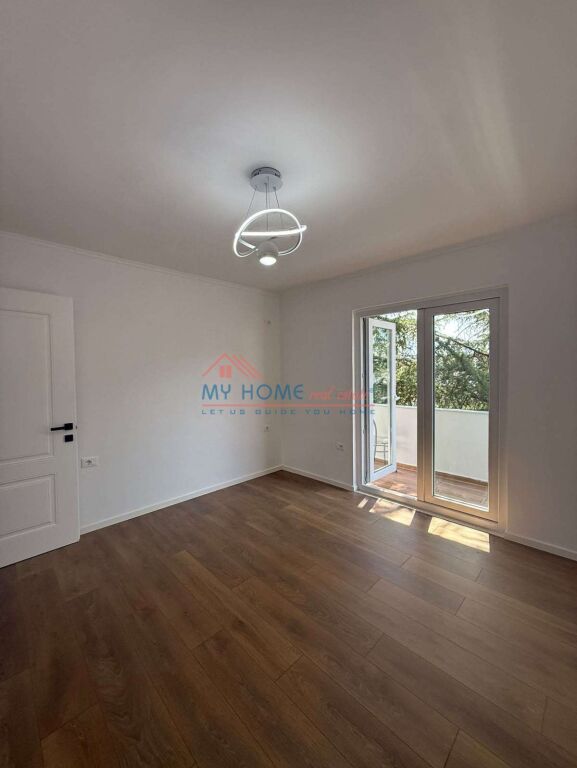 Apartament 1+1 ne shitje Xhamllik Tirane