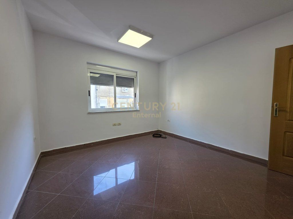 Apartament 2+1 Per Qira tek Stadiumi Dinamo