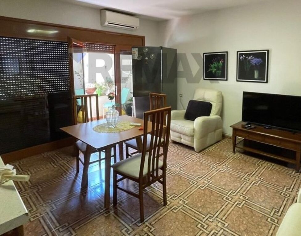 Apartament 1+1 me Qira tek Rr. Kosovareve!!! ID: 530551001-534
