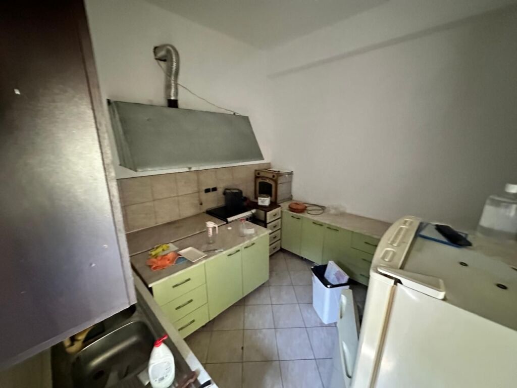 SHITET GODINË 2-KATËSHE – HOTEL 7 DHOMA + AMBIENT BIZNESI, LLIXHA ELBASAN