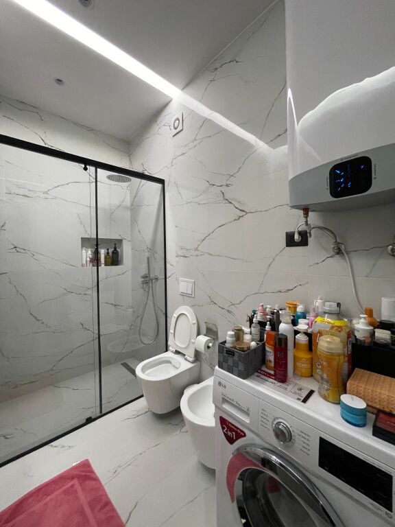 Jepet me qera apartament 2+1+2 tek Rruga e Kosovareve