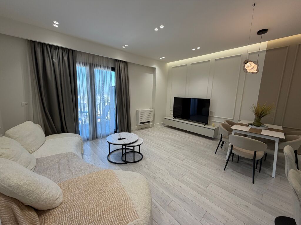 🏡 SHITET APARTAMENT PREMIUM 2+1 | TIRANA GARDEN BUILDING  ✨ Pamje spektakolare e Tiranës nga kati i 20-të!  Shitet super apartament 2+1, me sipërfaqe 125 m², në kompleksin Tirana Garden Building.  💰 Çmimi: 520 milionë lekë  
