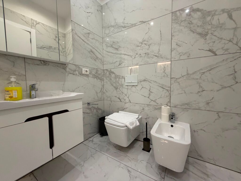Apartment 1+1+Parking for rent at the Paris Municipality.