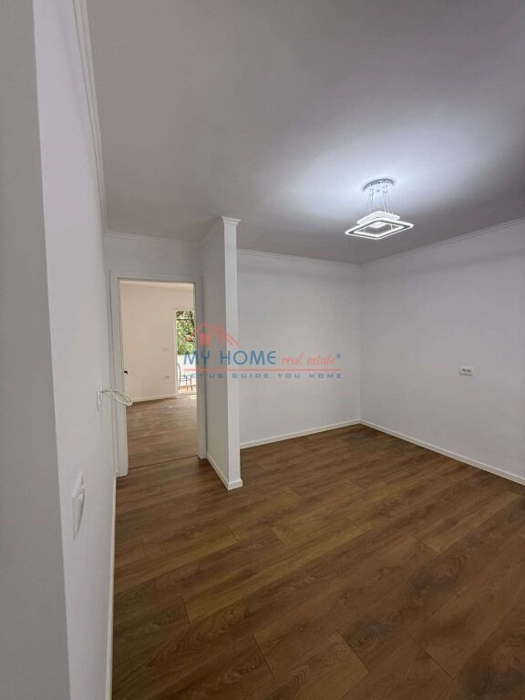 Apartament 1+1 ne shitje Xhamllik Tirane