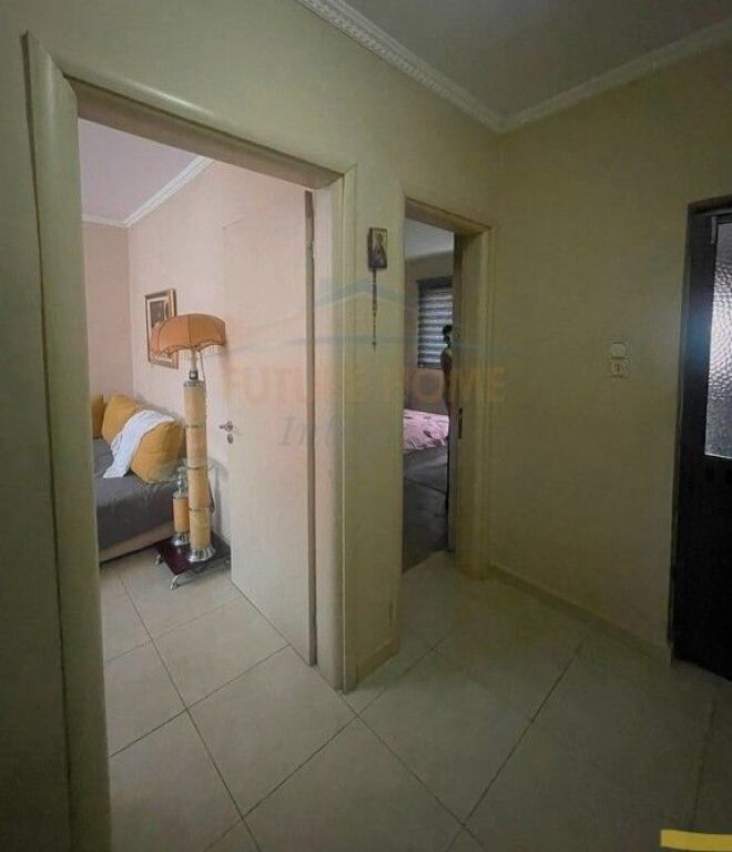 Shitet, Apartament 1+1, Myslym Shyri, Tiranë.