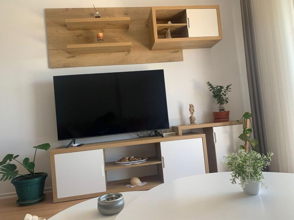 May 5th 2+1+2 for rent (Bar Room)