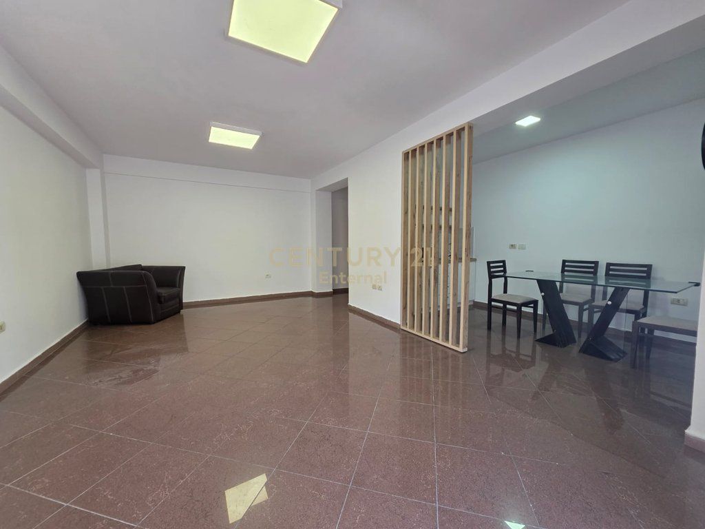 Apartament 2+1 Per Qira tek Stadiumi Dinamo