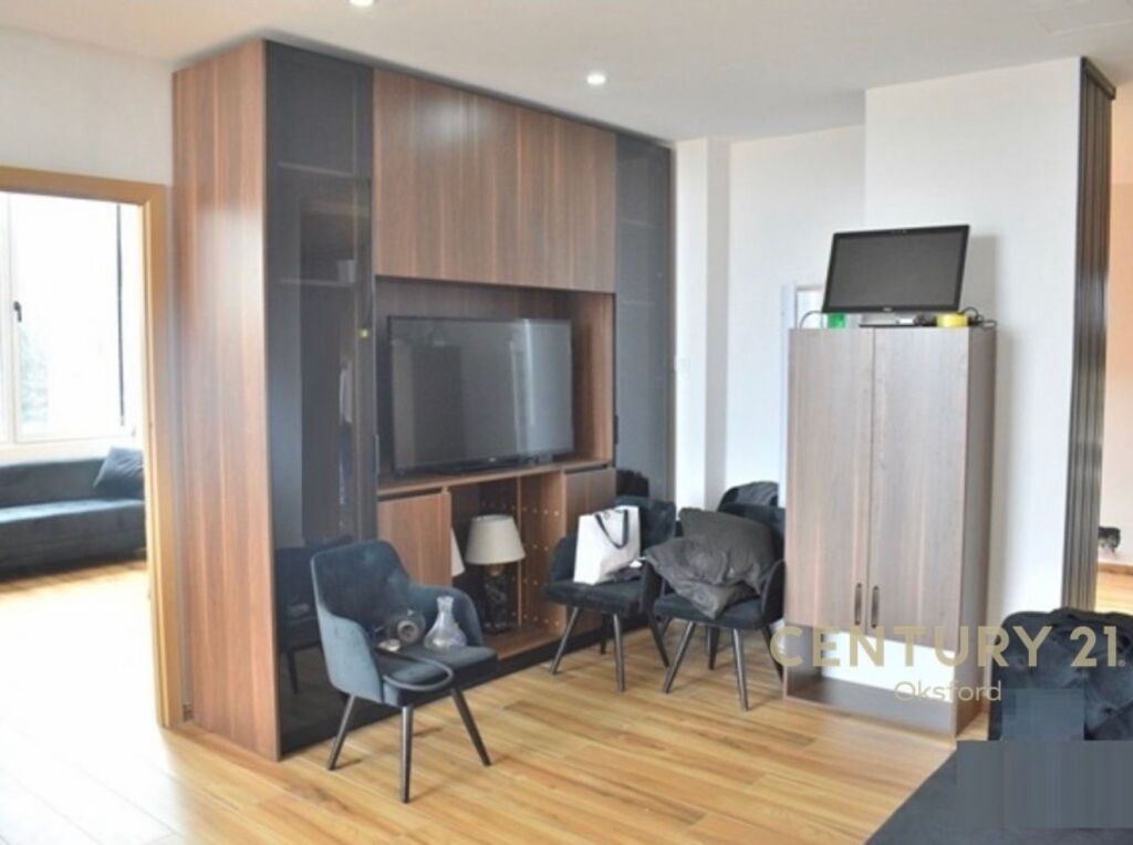 FOR RENT HOUSE APARTMENT 5+2 AT UNITED SCHOOL