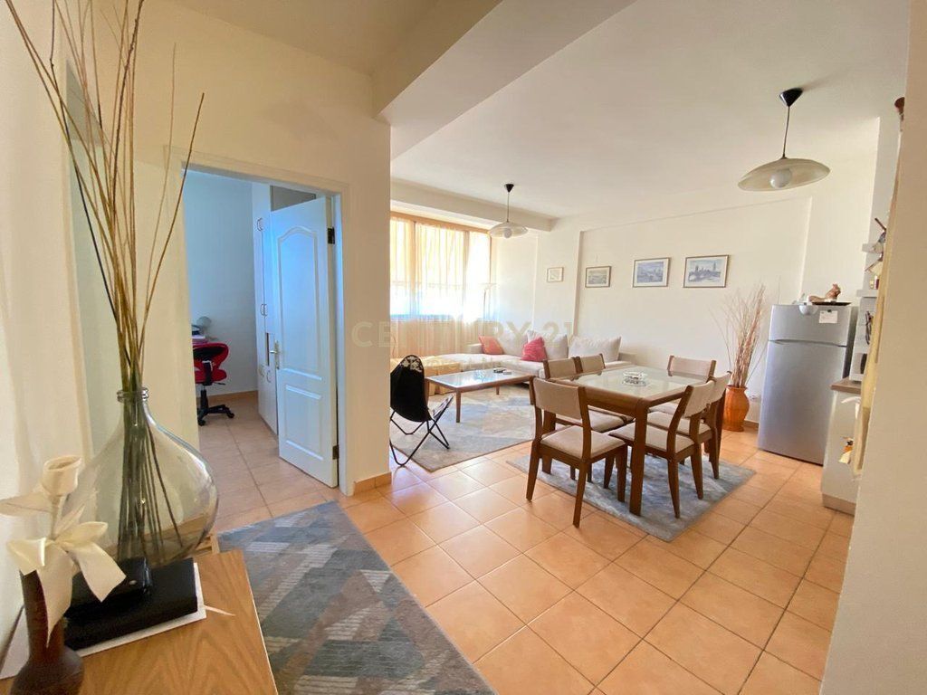 Apartament 2+1 per Qira Rruga Kavajes 860 € /Muaj 80,000 Lekë /Muaj