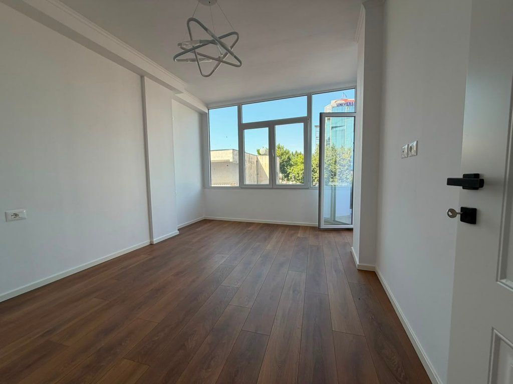 Shitet, Apartament 1+1, Rruga Dritan Hoxha, Tiranë
