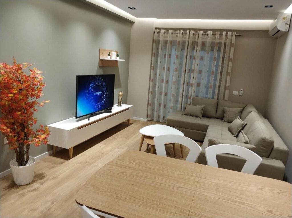 Apartment 1+1 for rent at Komuna e Parisit