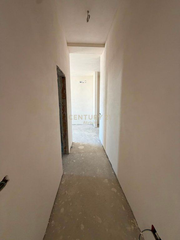 SHESIM APARTAMENT 3+1+2 ME DY POSTE PARKIMI TEK TULIPAN RESIDENC!!! 600,000 €