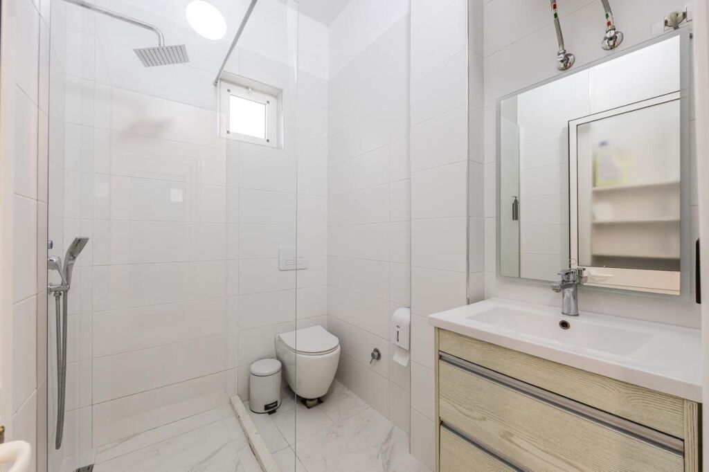 Apartment 1+1, Block!