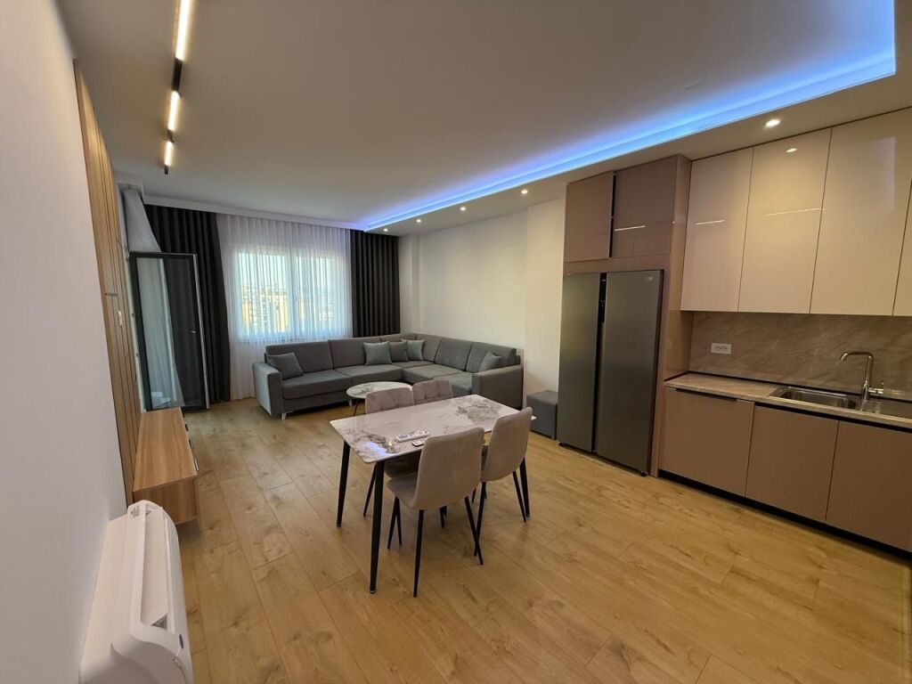 Qera, Apartament 2+1+2, Kamez