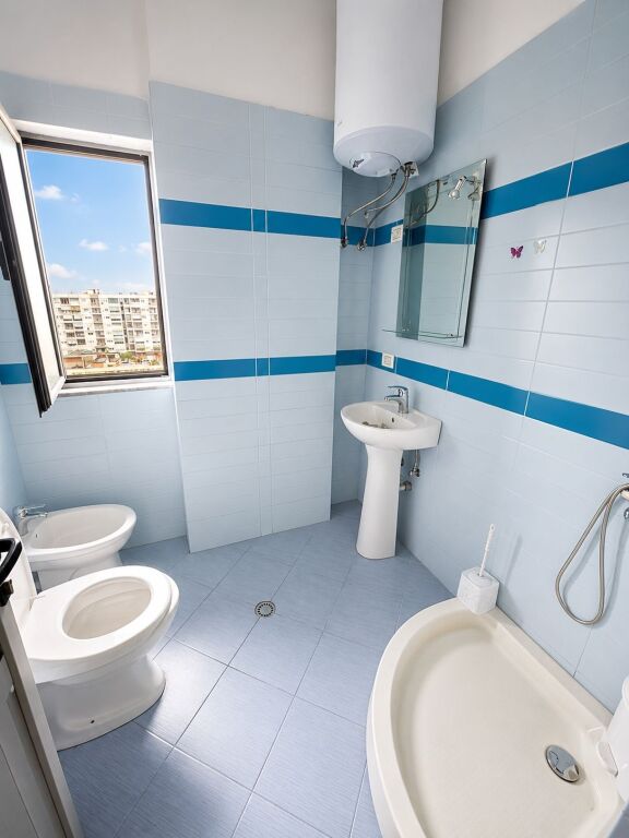 Astiri - Jepet 2+1+2 Me Qera E Kompletuar Tek Vila L  Ky apartament ndodhet në katin e 7-të të një ndërtese 8-katëshe në zonën e Astirit, Tiranë, CMIMI NE LEKE  • Sipërfaqe neto 110 • 2 dhoma gjumi • 2 banjo • Kati i 7-të nga 8 gjithsej • I përshtatshëm për familje  • Për më shumë informacion, ju lutemi na kontaktoni!