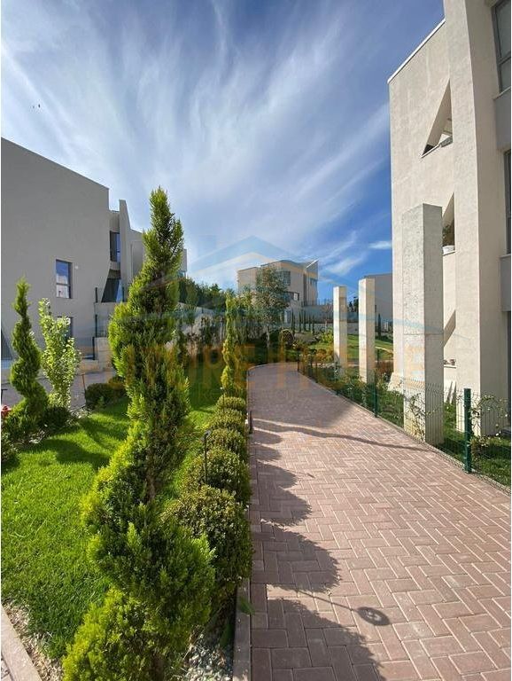 Affitto, Villa su 3 Piani, Complesso "Green Valley", Lago Secco, Tirana