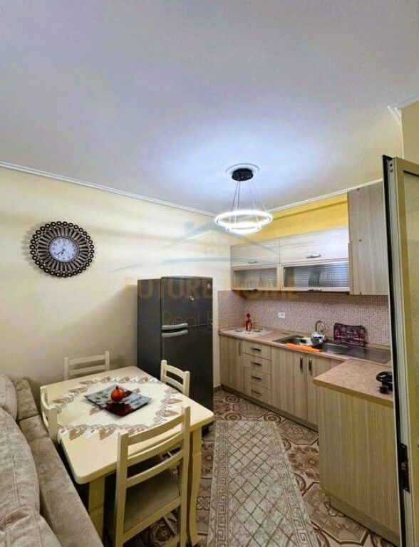 Qera, Apartament 2+1, Rruga Asim Vokshi
