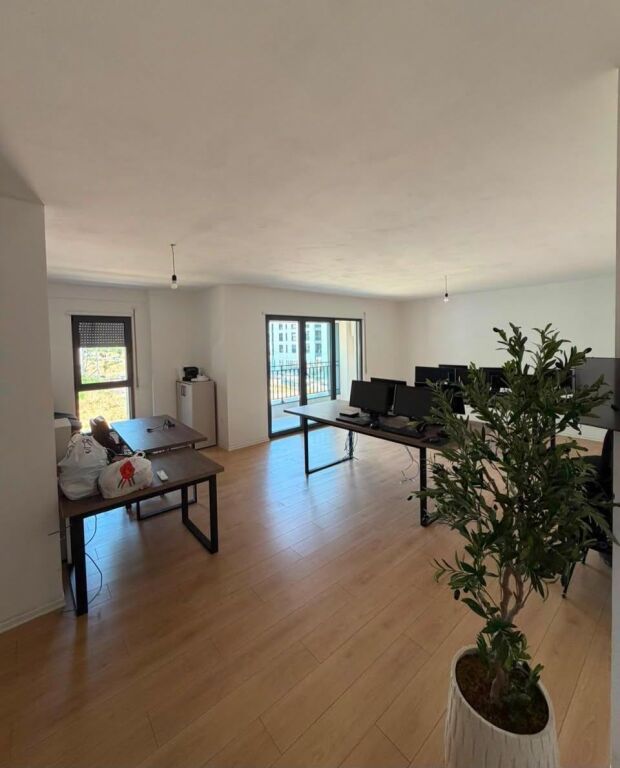 🏢✨ OFFICE SPACE FOR RENT – NDREGJONI COMPLEX, NEW BOULEVARD