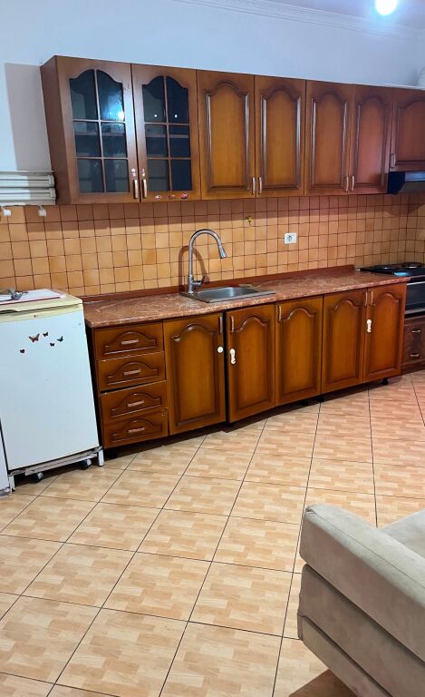 Apartament me qera 1+1 Oxhaku