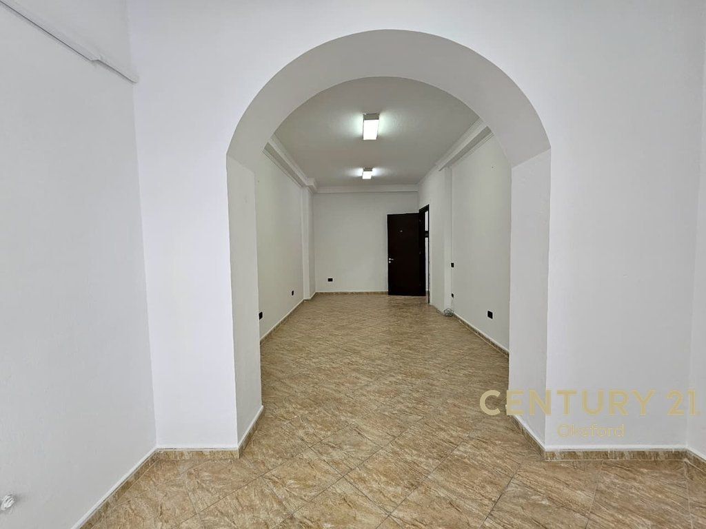 APPARTAMENTO IN AFFITTO PER UFFICI A BLLOK